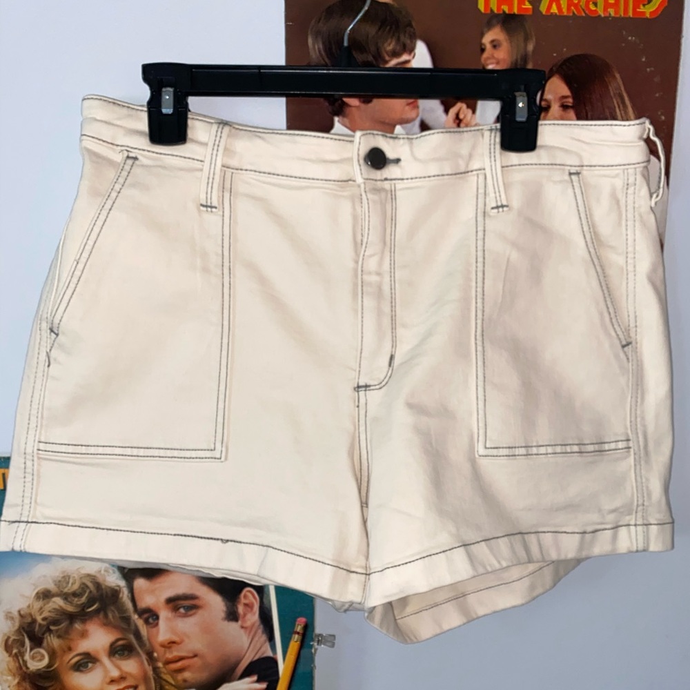 NWOT Utility Universal Thread Shorts !!